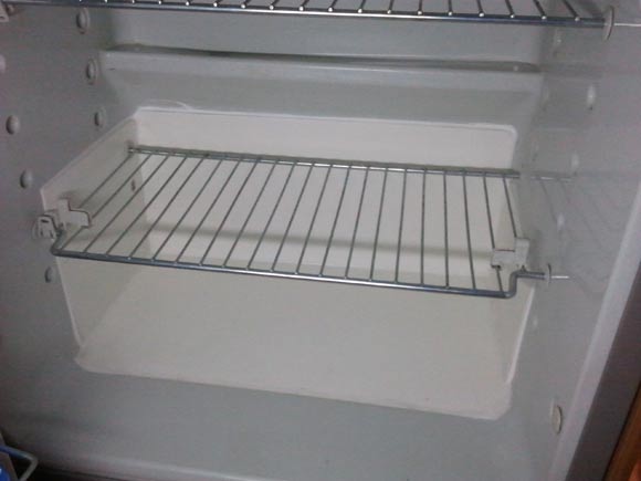 Frigorifero camper riparato